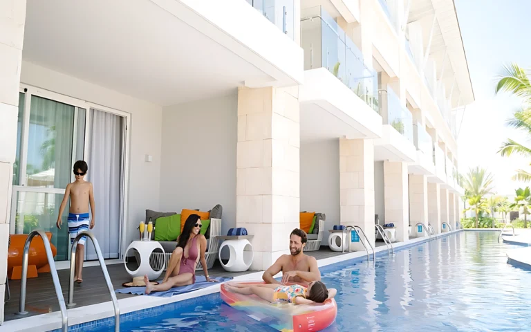 swim-up-flat-suites enojoing family